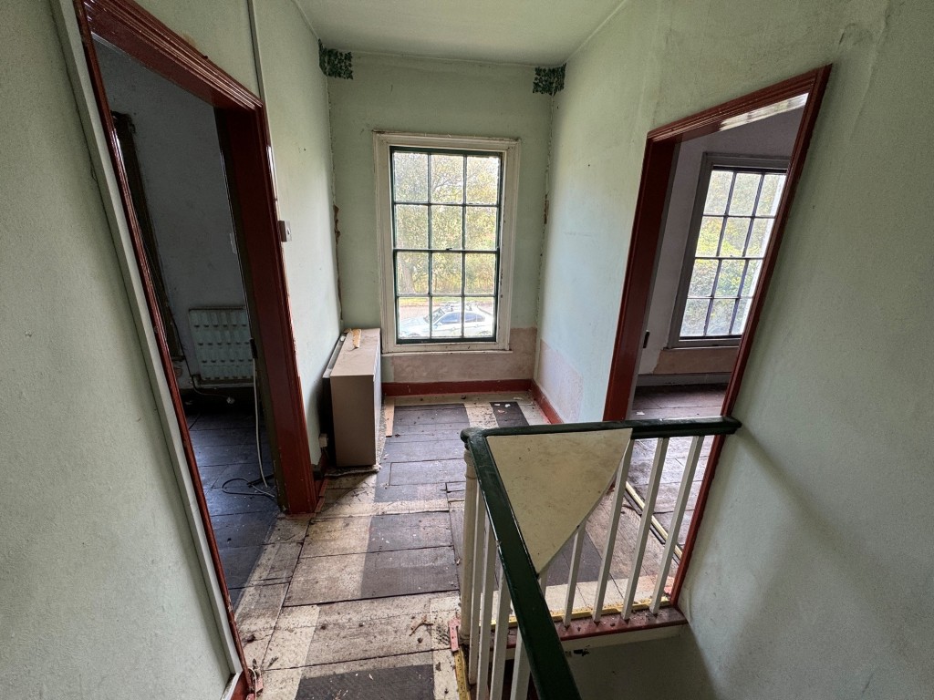 Lot: 128 - DETACHED COTTAGE FOR TOTAL REFURBISHMENT IN POPULAR VILLAGE - First floor landing